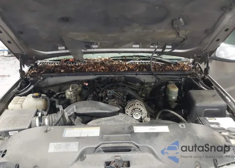 2001 Chevrolet Silverado 1500 Ls из США, поврежденный, VIN 2GCEK19T611226066